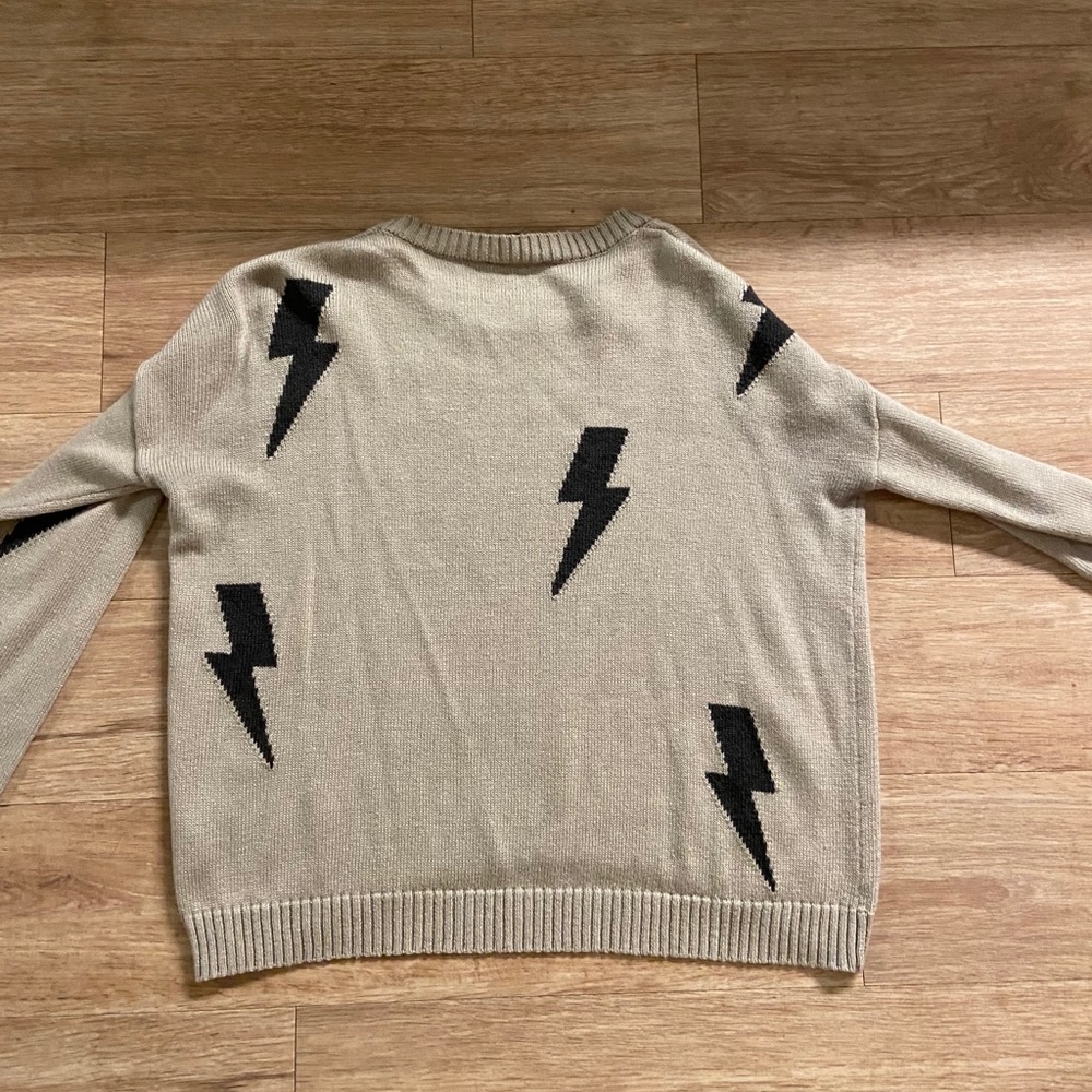 Vici lighting bolt sweater size small